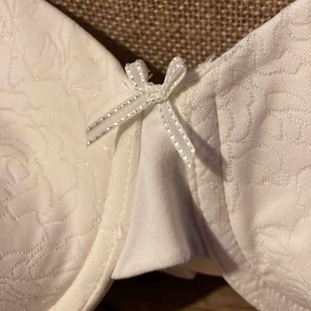 Chantelle Bra 34D/36C - Picture 2 of 5